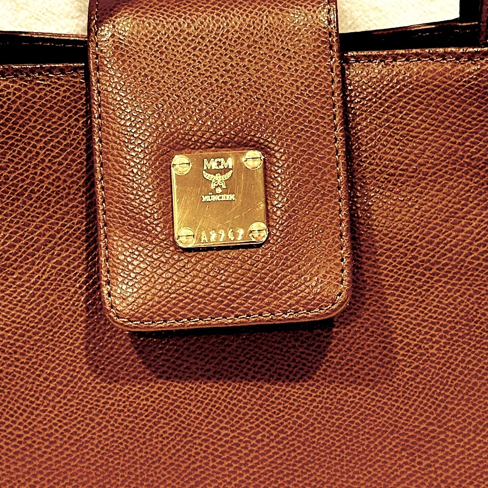 Spectacular Vintage MCM Shoulder Bag In Rich Brown Leather With Gold Hardware - Picture 2 of 12